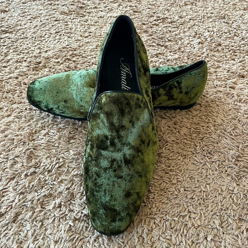 Amali Crushed Velvet Slip On Tuxedo Loafers Size 8